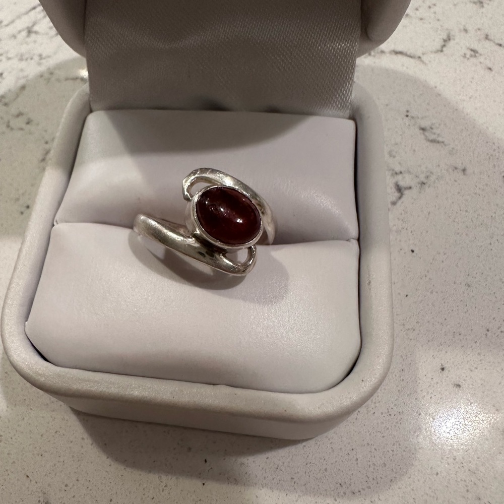 Sterling amethyst ring size 6